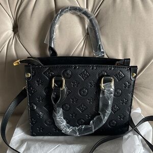 small black crossbody handbag